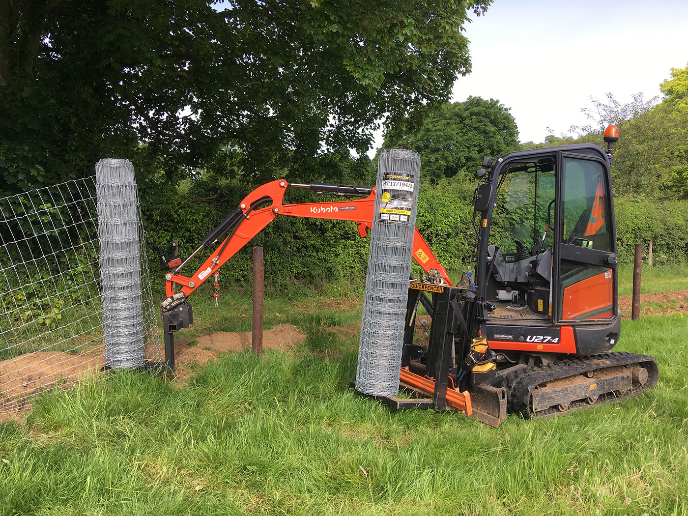 Tornado Badger netting installation by Vincent Fencing