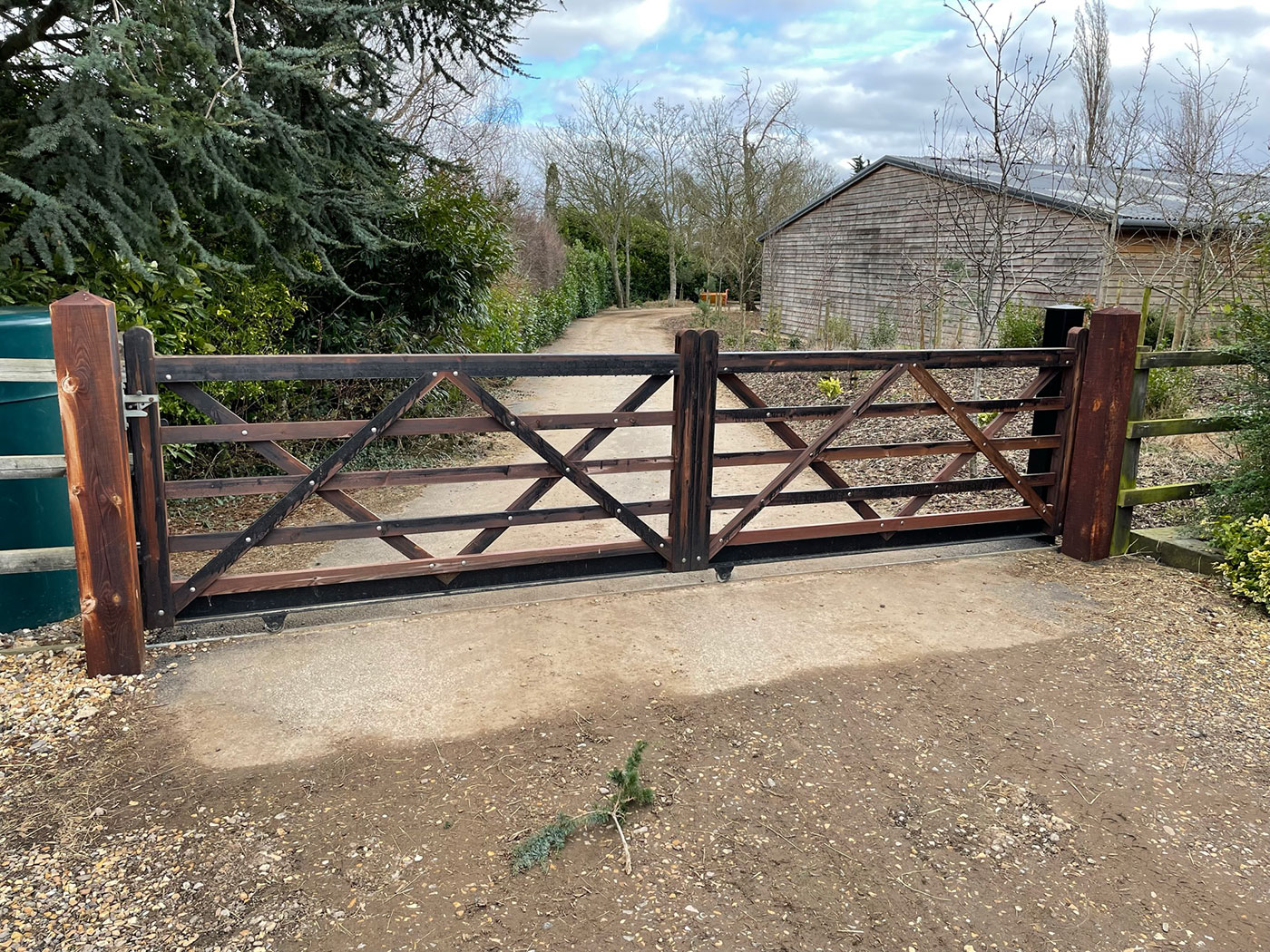 Field gates on metal sliders by Vincent Fencing